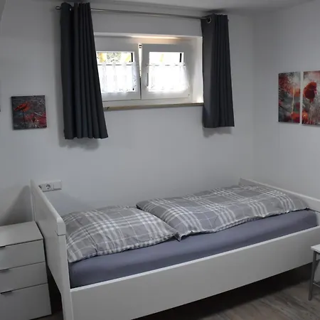 Privatunterkunft Monteurzimmer Im Rosengarten Ebenweiler