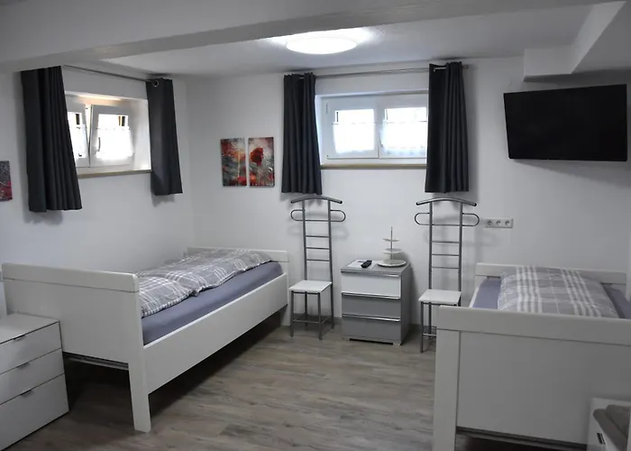 Monteurzimmer Im Rosengarten בית אירוח